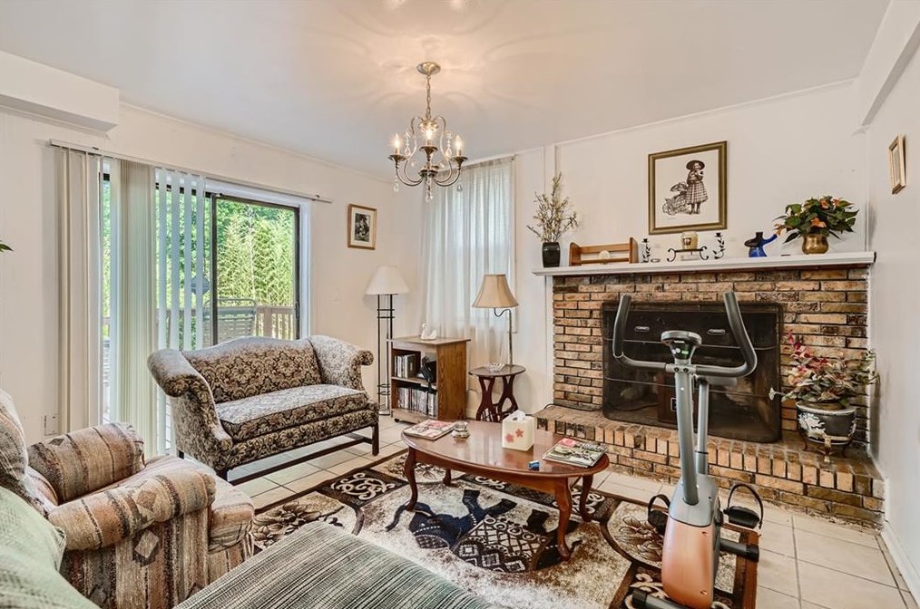 1653 Pne Gln Cir, Decatur GA 30035-1537 exterior