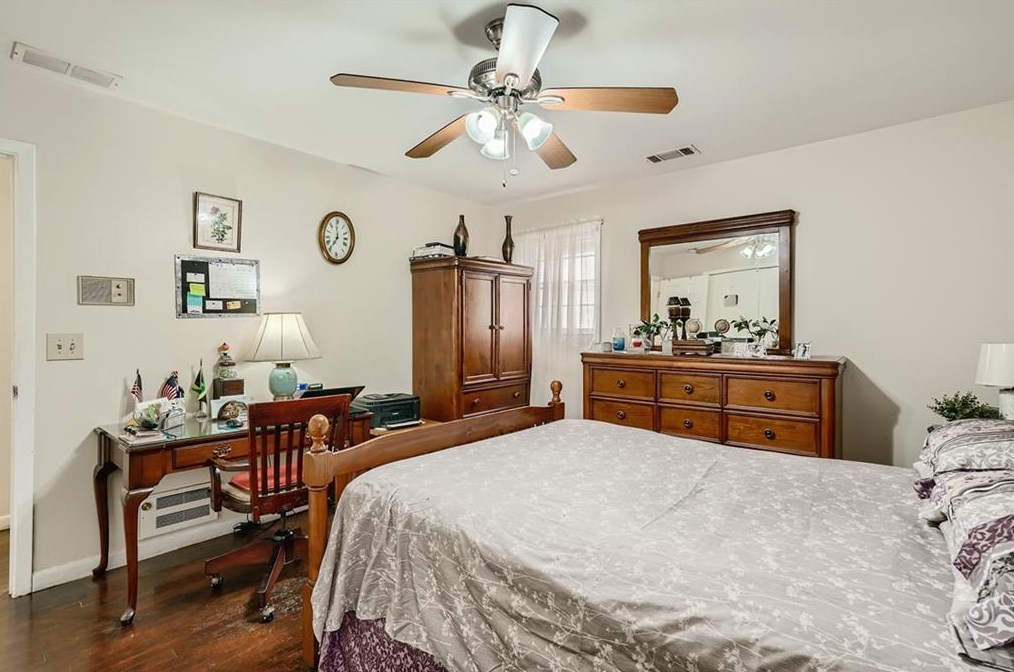 1653 Pne Gln Cir, Decatur GA 30035-1537 exterior