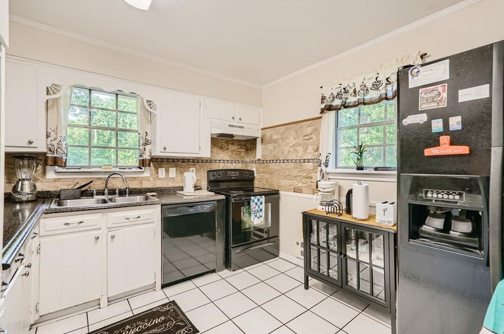 1653 Pne Gln Cir, Decatur GA 30035-1537 exterior