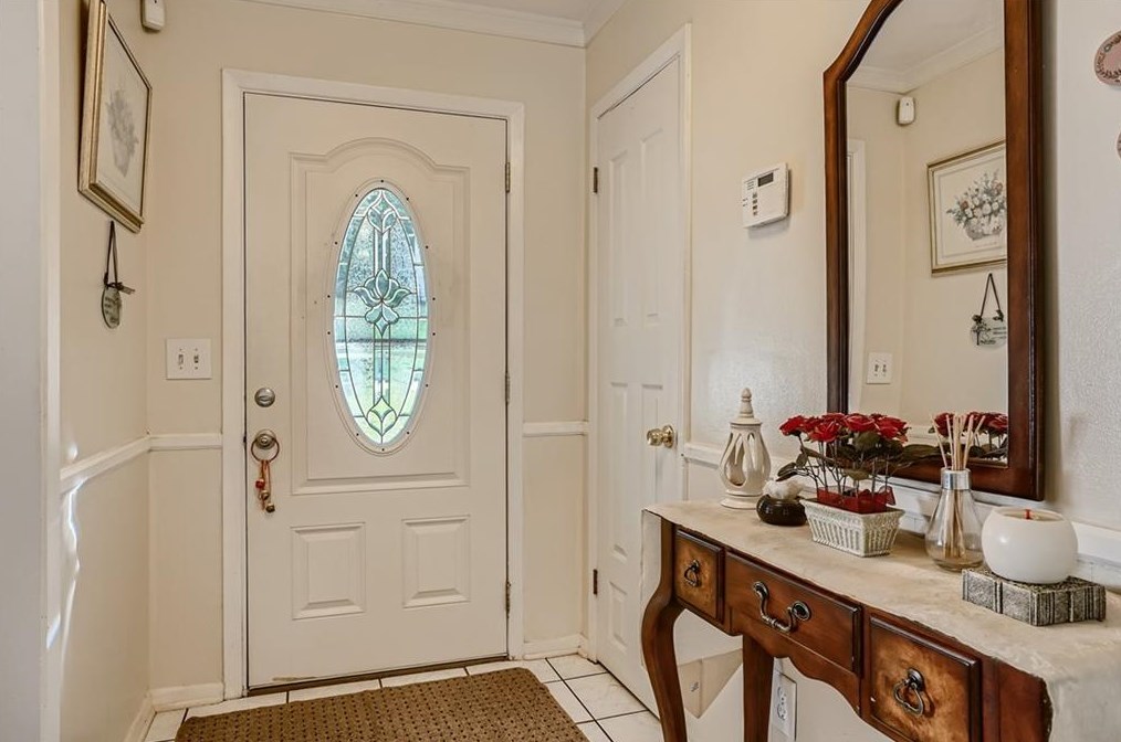 1653 Pine Glen Cir, Decatur GA  30035-1532 exterior