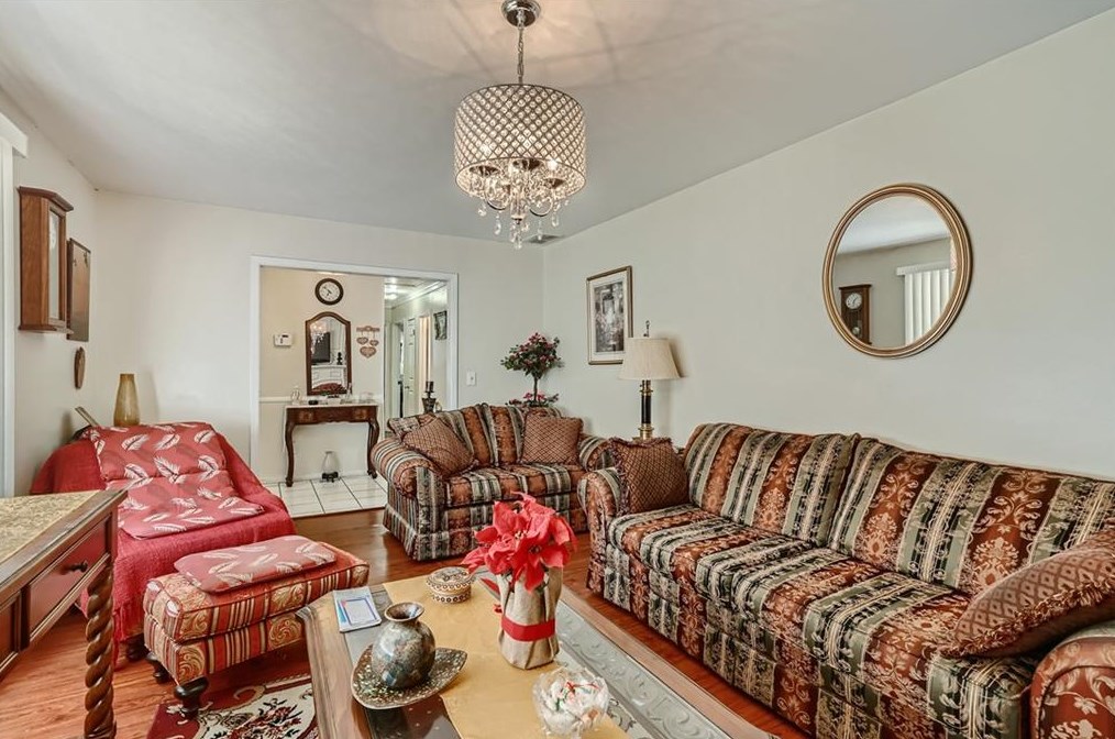 1653 Pne Gln Cir, Decatur GA 30035-1537 exterior