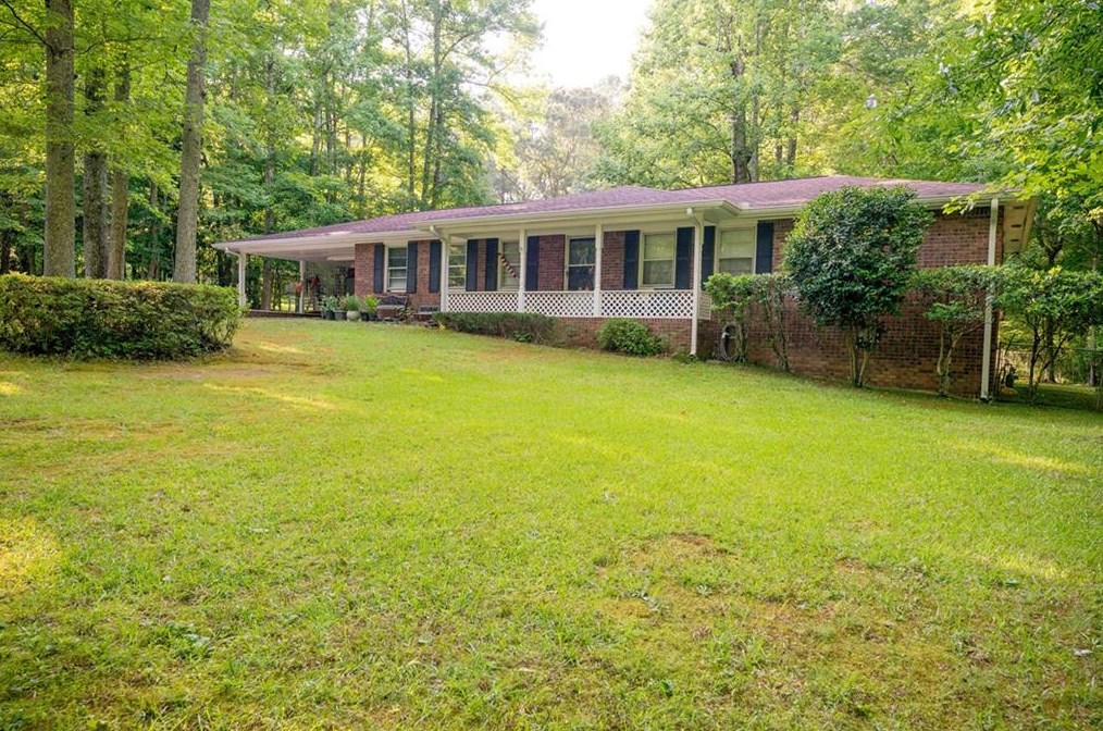 6206 Queens Rd, Douglasville, GA 30135-4612