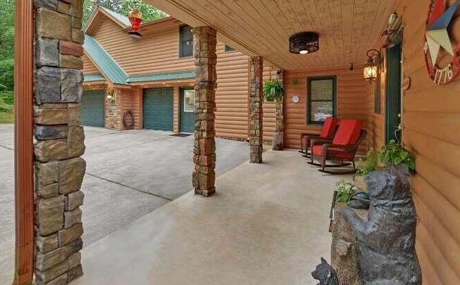 68 Barberry Pl, Helen, GA 30545