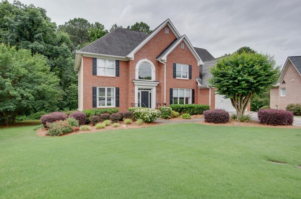 5855 Dovnick Dr Sw, Lilburn, GA 30047