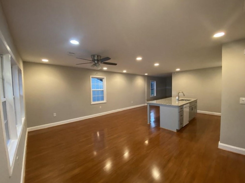498 Woods Dr, Atlanta GA  30318-6156 exterior