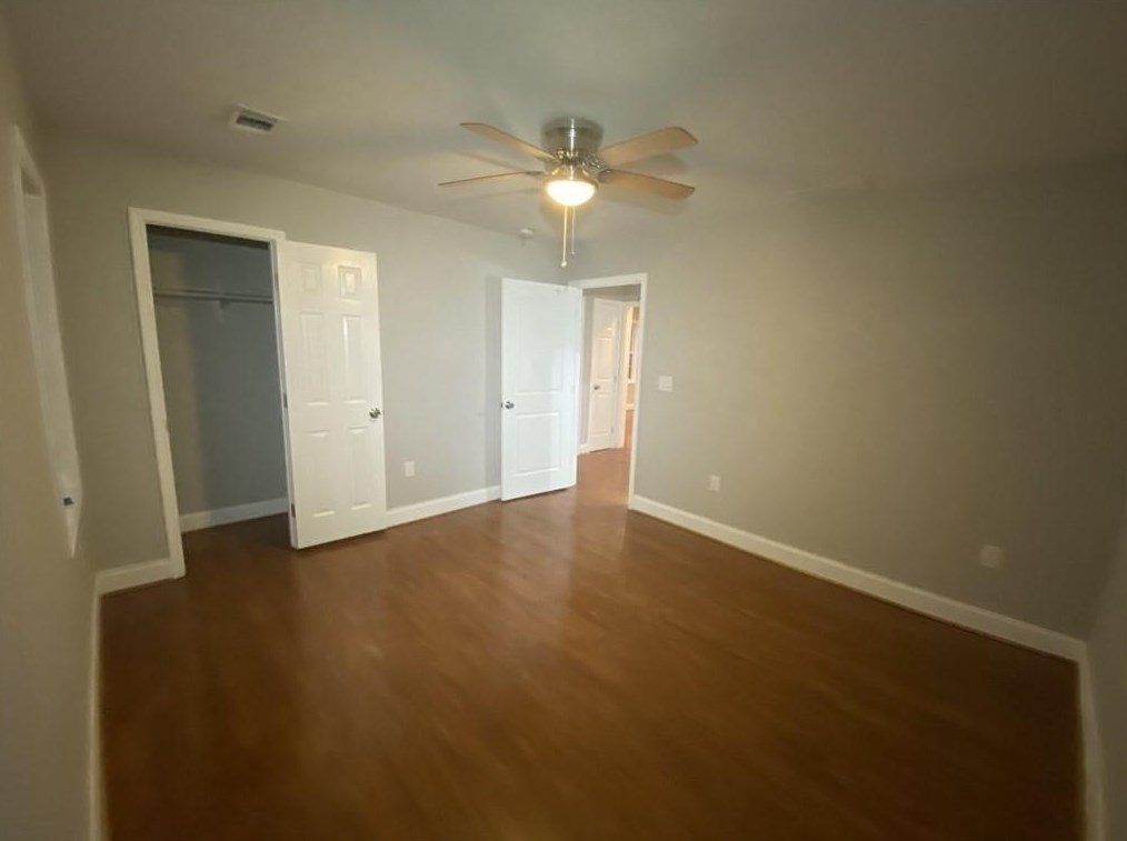 498 Woods Dr, Atlanta GA  30318-6156 exterior