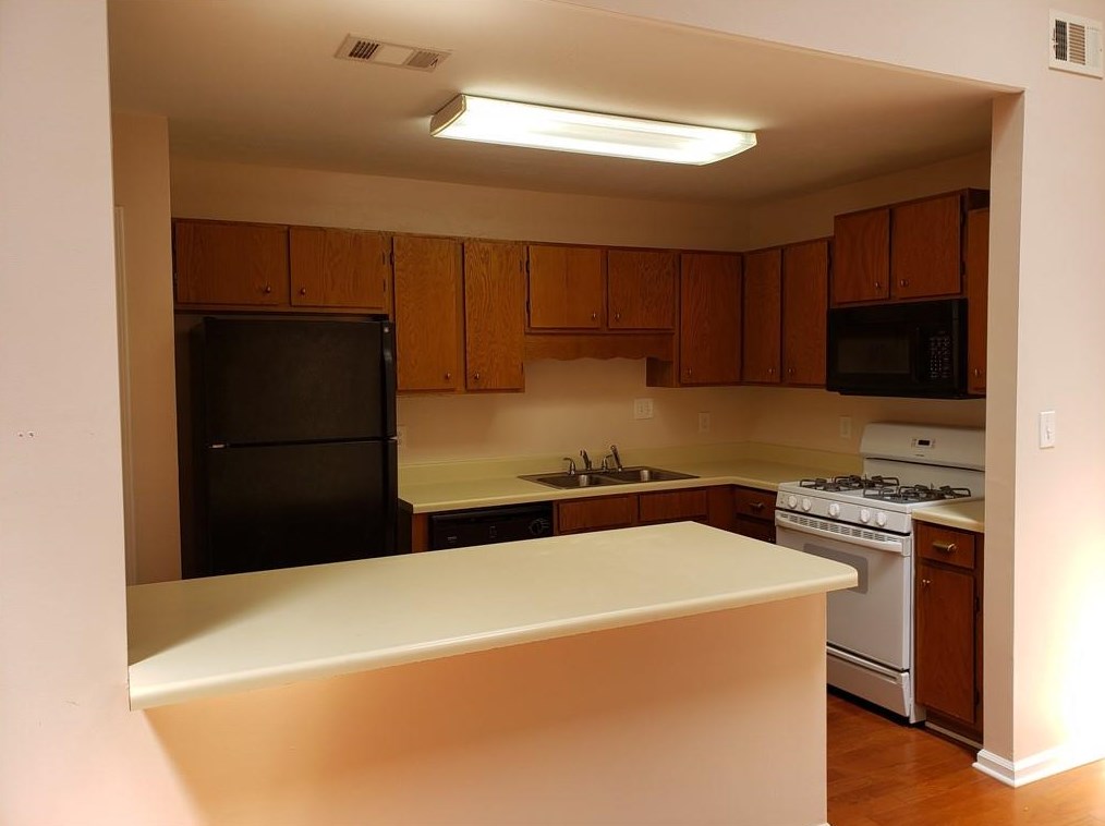 1047 Travelers Trail Nw, Kennesaw, GA 30144