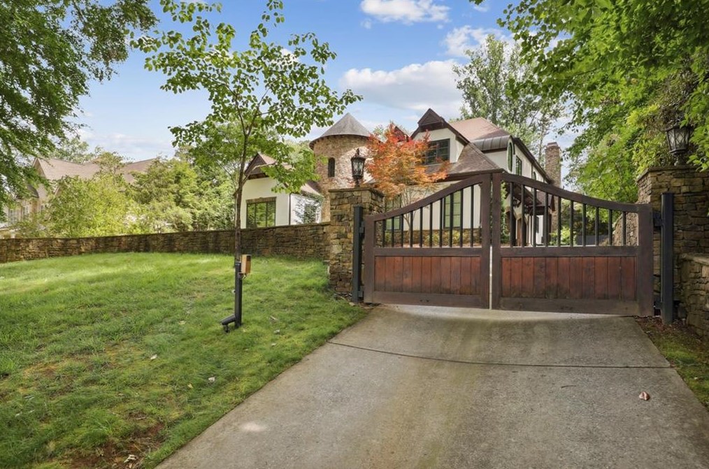37 Wieuca Rd, Atlanta, GA 30342-3217