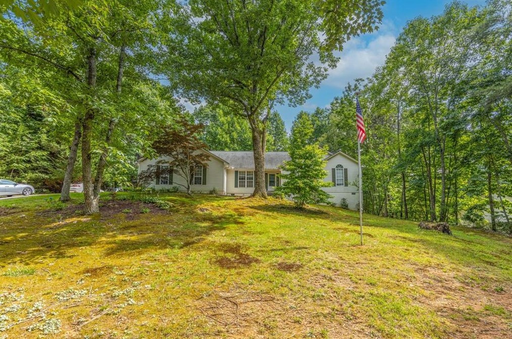 150 Willows Dr, Cleveland, GA 30528