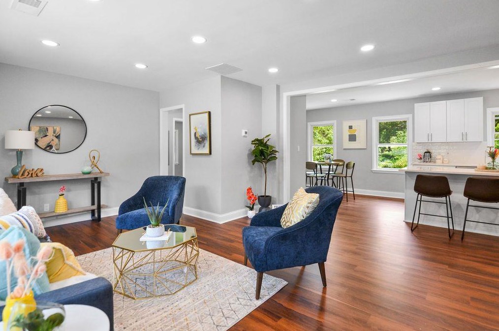 2412 Wood Valley Dr, Atlanta GA  30344-2240 exterior