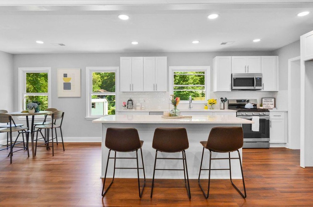 2412 Wood Valley Dr, Atlanta GA  30344-2240 exterior