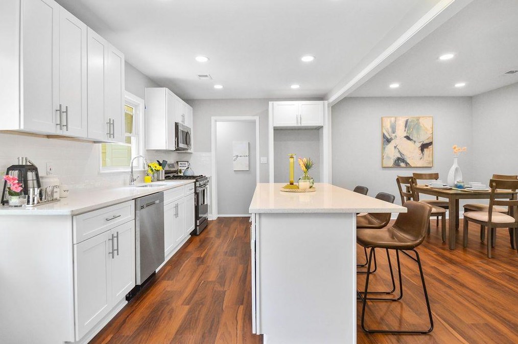 2412 Wood Valley Dr, Atlanta GA  30344-2240 exterior
