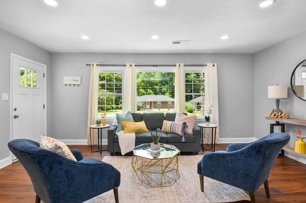 2412 Wood Valley Dr, Atlanta GA  30344-2240 exterior