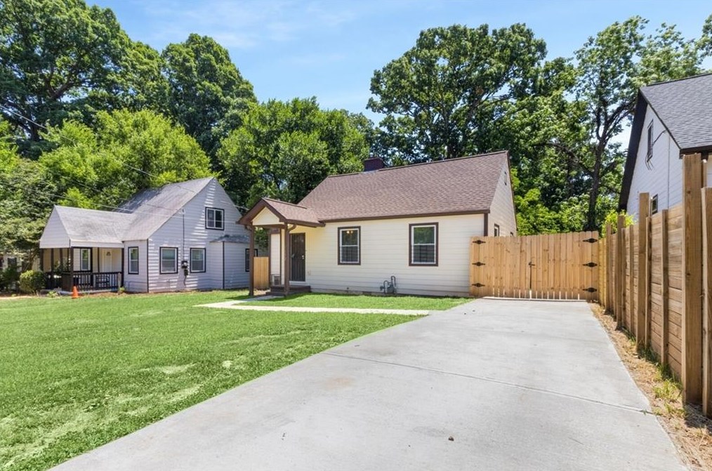 1132 Oak Knoll Ter, Atlanta, GA 30315-5214