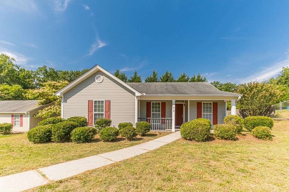 419 Harpy Eagle Dr, Winder, GA 30680-2574