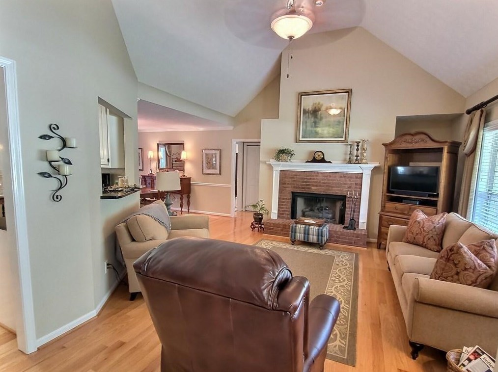 6257 Cheatham Lake Dr, Acworth, GA 30101-7643