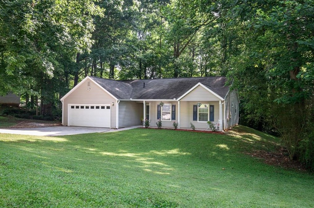 3850 Greenbrook Dr, Douglasville, GA 30135-2778