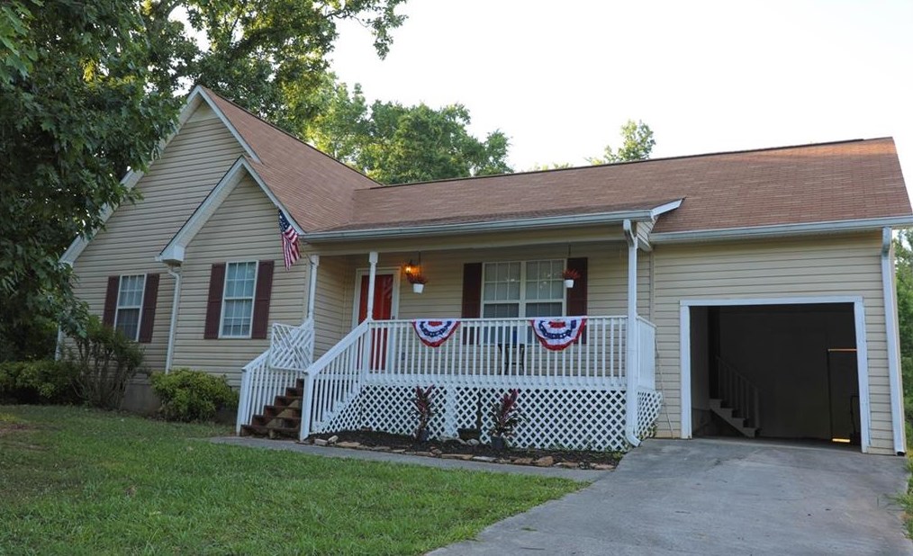 22 Covered Springs Dr, Rome, GA 30165-8951