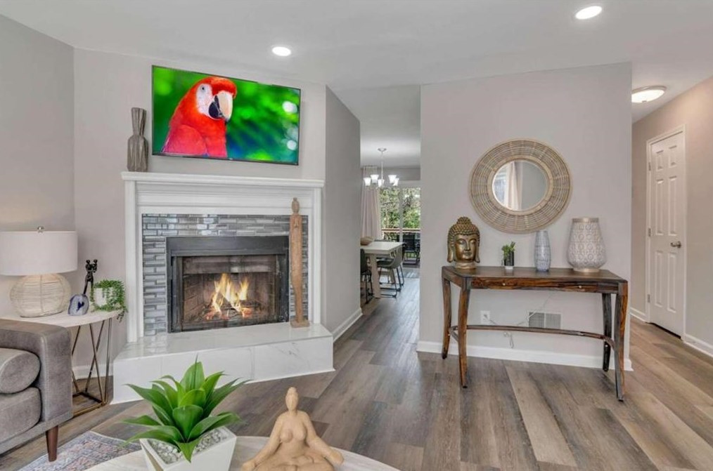 2101 Valley Oaks Dr, Smyrna, GA 30080-1400