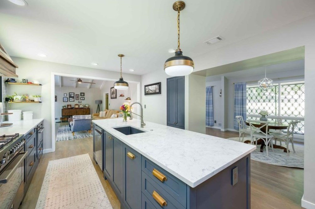 5255 Mount Vernon Pkwy, Atlanta GA  30327-4733 exterior