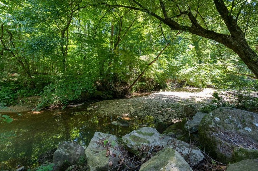 5255 Mount Vernon Pkwy, Atlanta GA  30327-4733 exterior