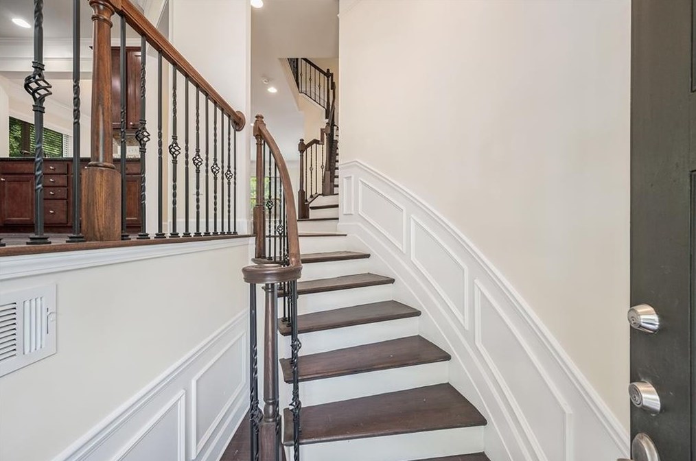 3282 Ferncliff Ln, Atlanta, GA 30324