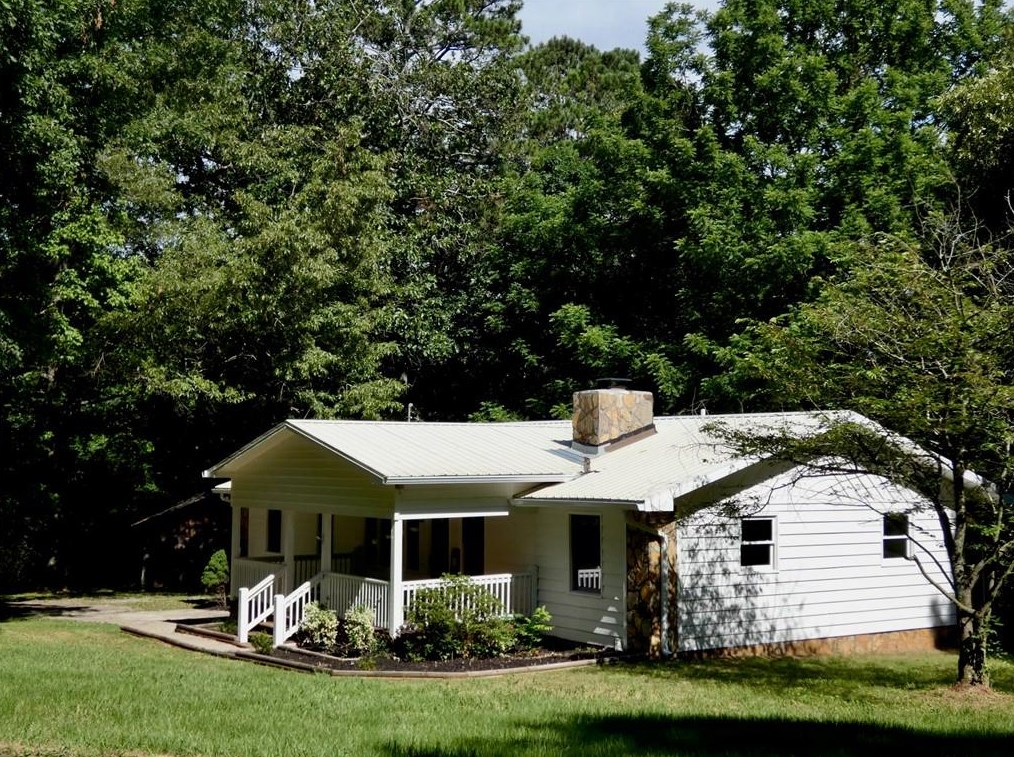 1379 Sunlight Rd, Ellijay, GA 30540