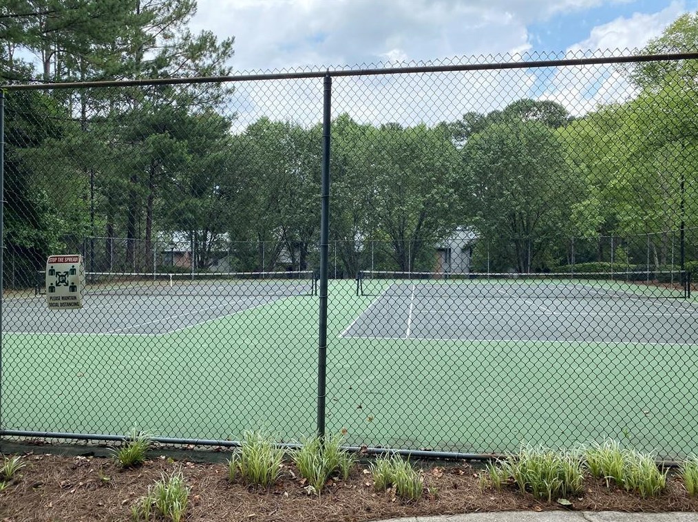 318 Tuxworth Cir, Decatur GA  30033-5616 exterior