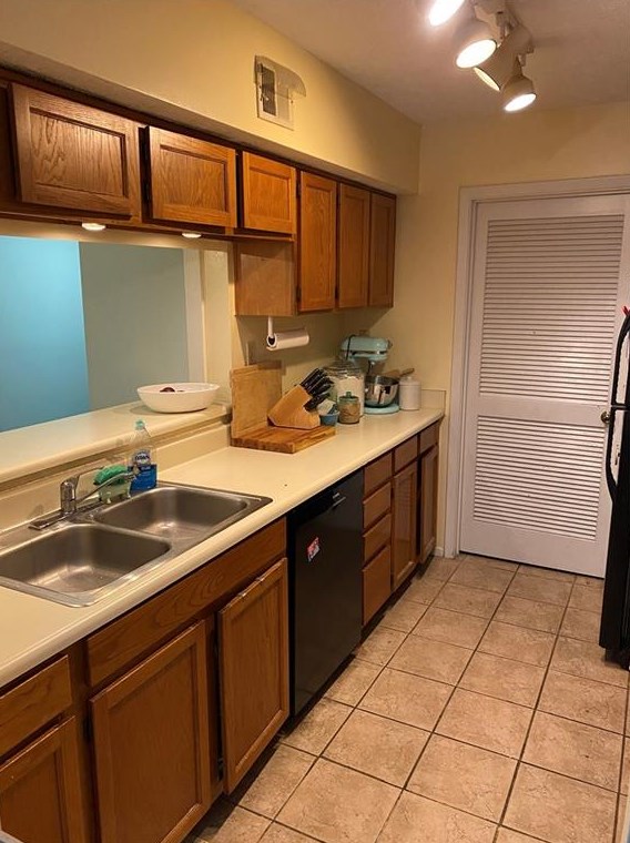 318 Tuxworth Cir, Decatur GA  30033-5616 exterior