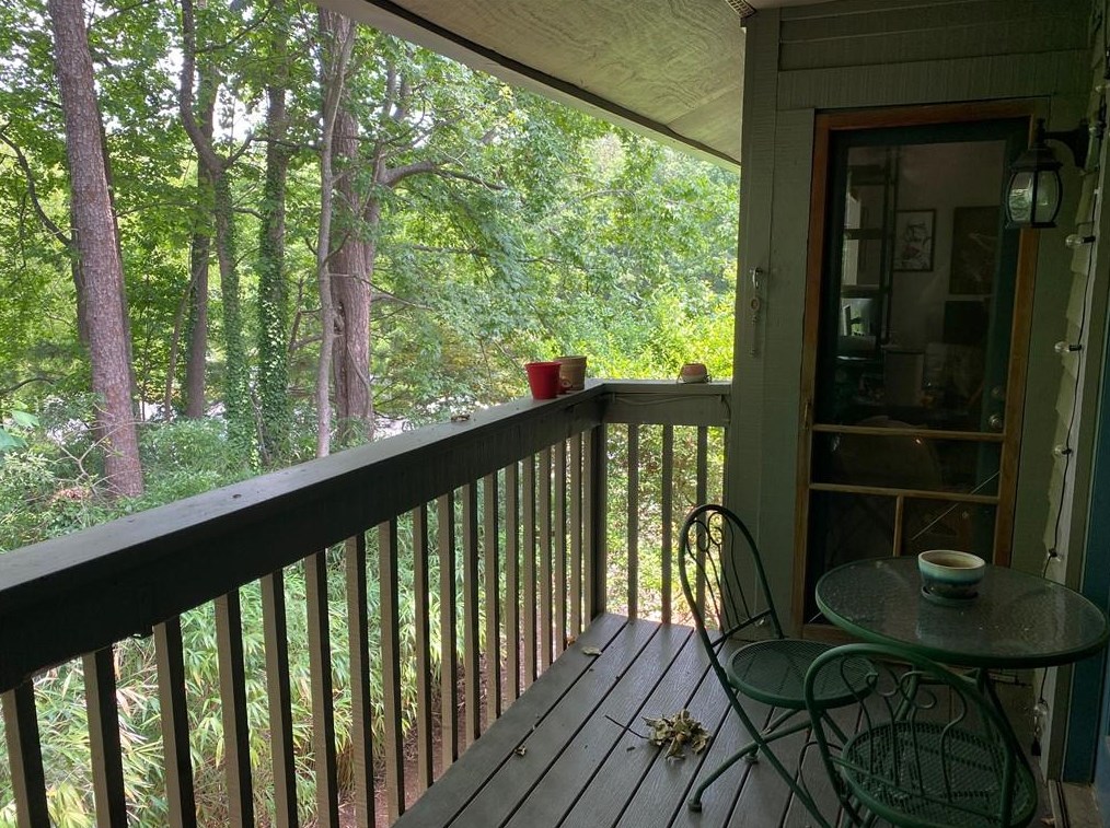 318 Tuxworth Cir, Decatur GA  30033-5616 exterior