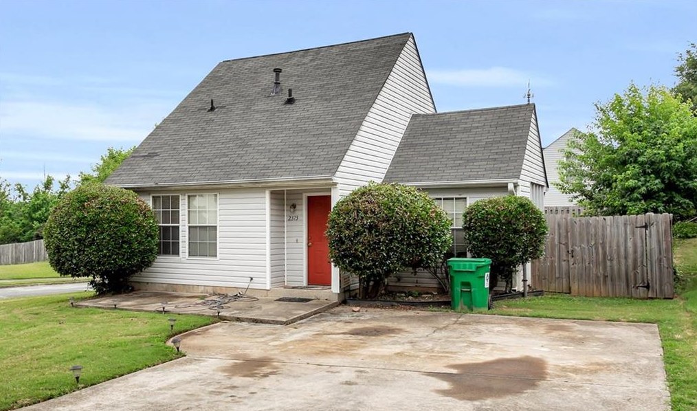 2373 Iron Horse Dr, Douglasville, GA 30135-1385