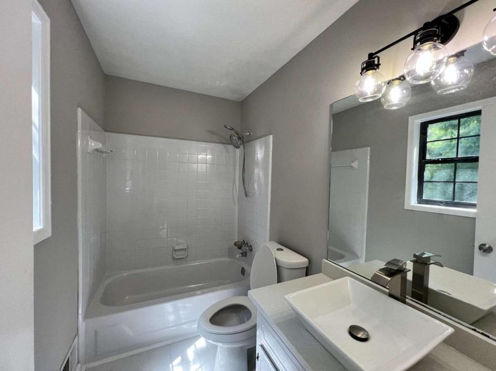 3785 Glen Mora Dr, Decatur GA  30032-5142 exterior