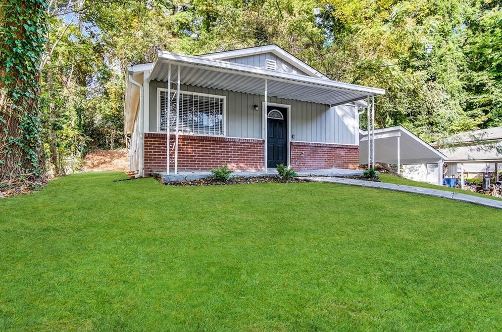 2720 Santa Barbara Dr Nw, Atlanta, GA 30318