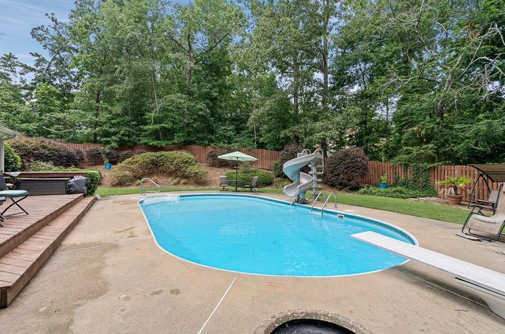 460 Saddlebrook Dr, Calhoun GA  30701-4681 exterior