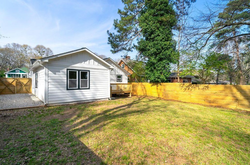 1464 Mozley Pl, Atlanta GA  30314-2575 exterior