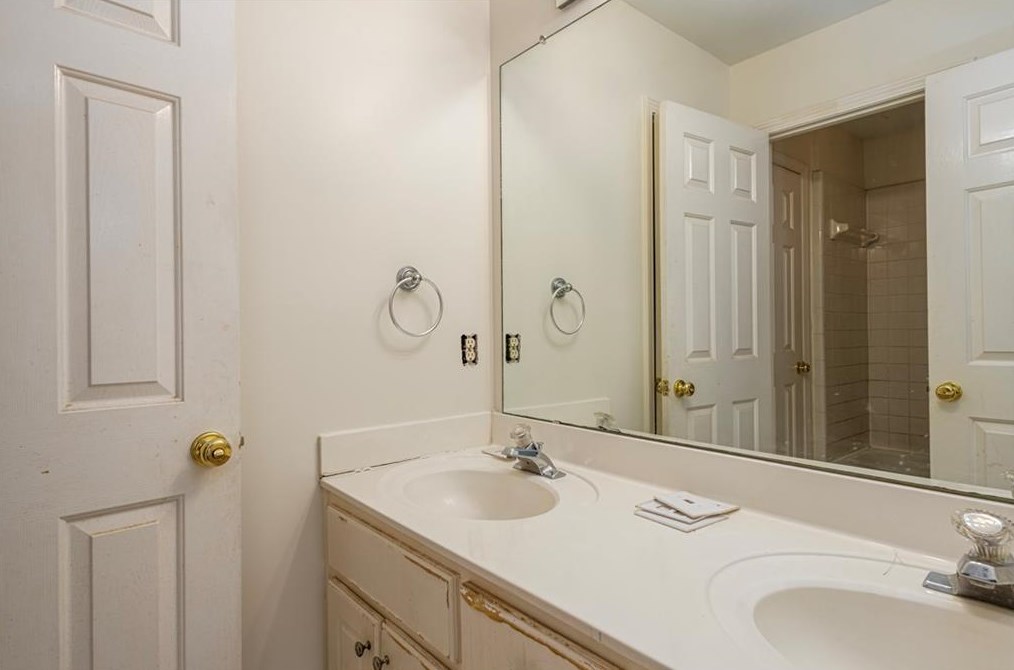 2871 Chapel Ridge Cir, Decatur GA  30034-7200 exterior