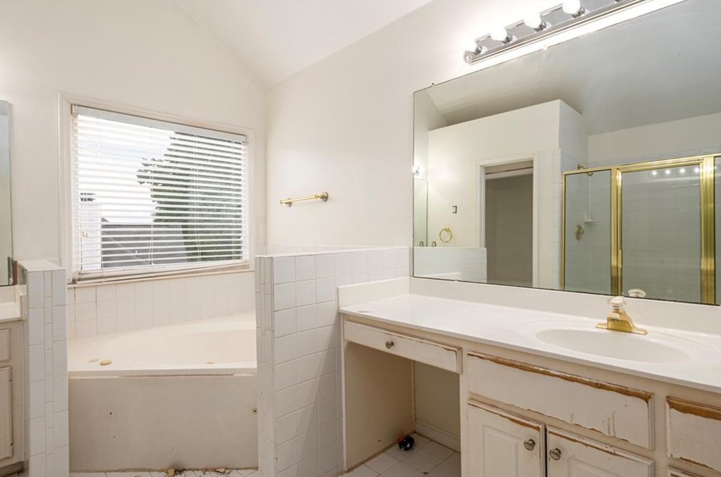 2871 Chapel Ridge Cir, Decatur GA  30034-7200 exterior