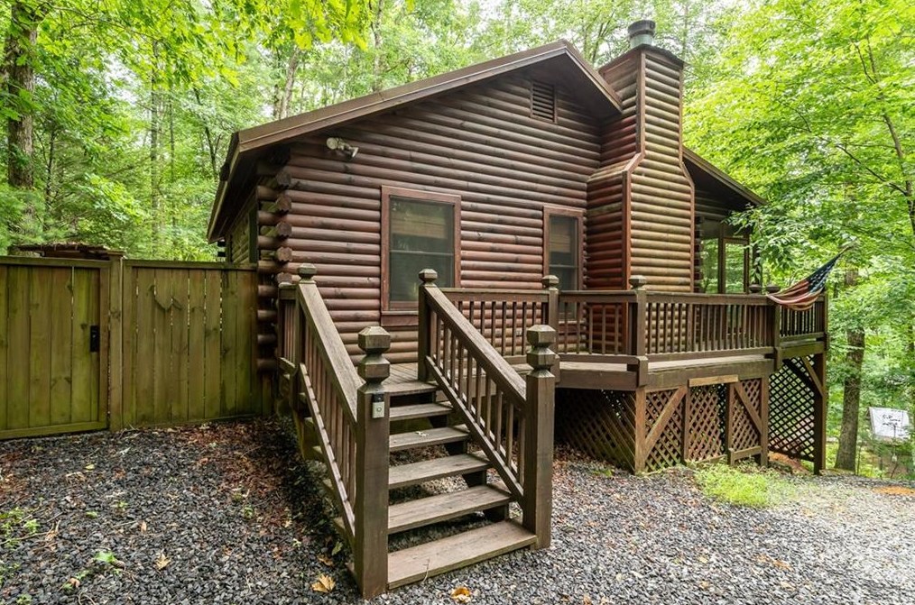 241 River Bend Dr, Ellijay, GA 30540