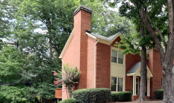 155 Holcomb Ct, Alpharetta, GA 30022-5331