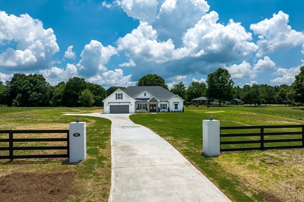 209 Unawatti Rd, Canon, GA 30520