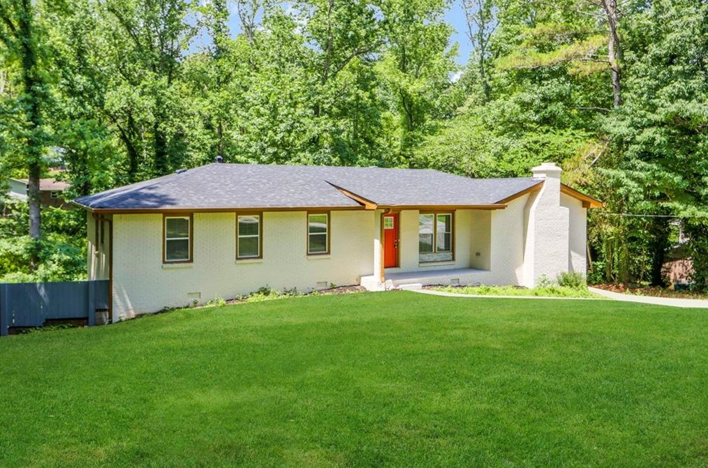 5888 Simone Dr, Stone Mountain, GA 30087
