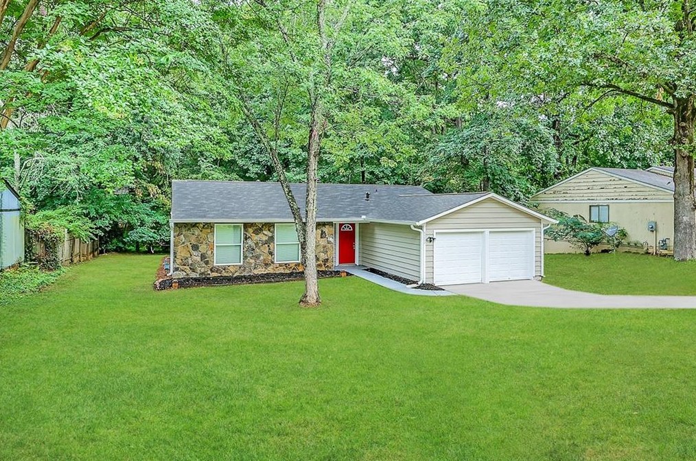 5330 Martins Crossing Rd, Stone Mountain, GA 30088