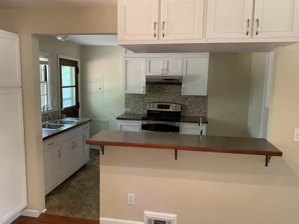 2676 Woodridge Dr, Decatur GA  30033-4836 exterior