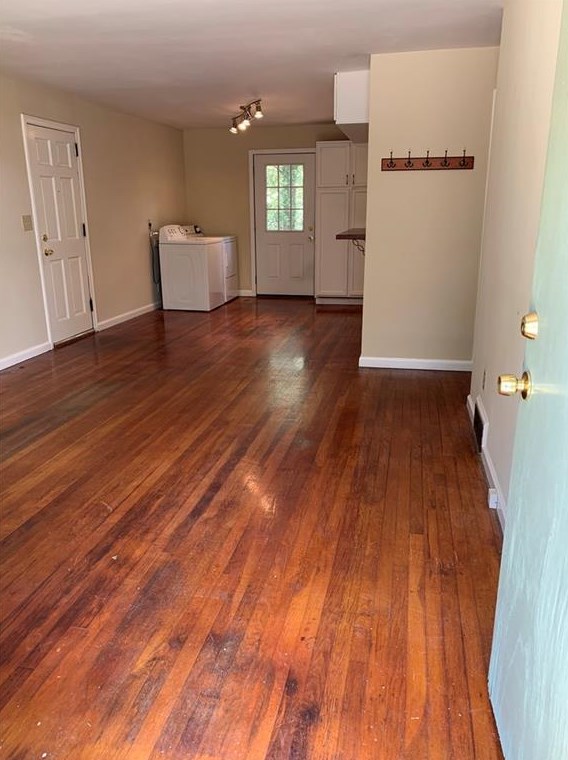 2676 Woodridge Dr, Decatur, GA 30033