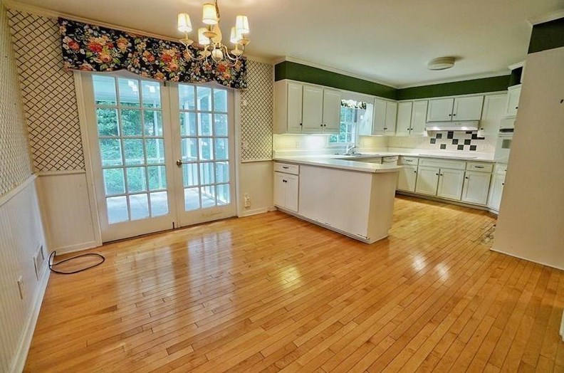7195 Hunters Branch Dr, Atlanta, GA 30328