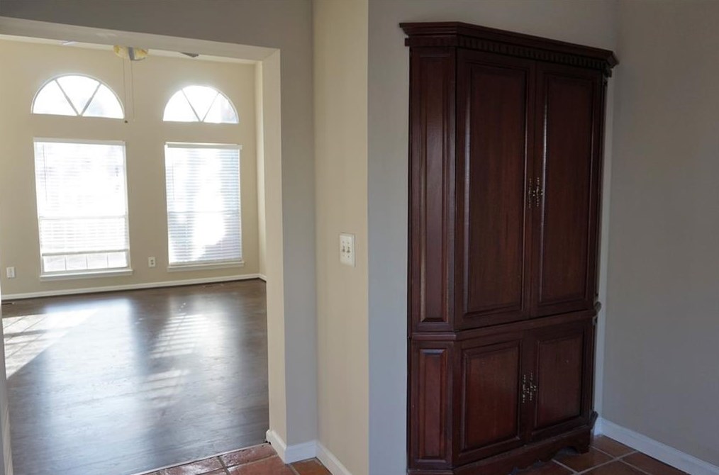 2221 Goodwood Blvd, Smyrna GA  30080-8206 exterior