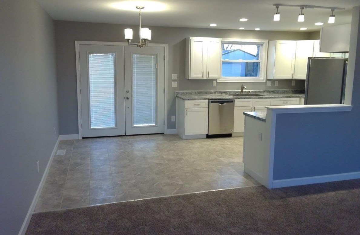 605 Pleasant View Dr, Aurora, IN 47001-9454