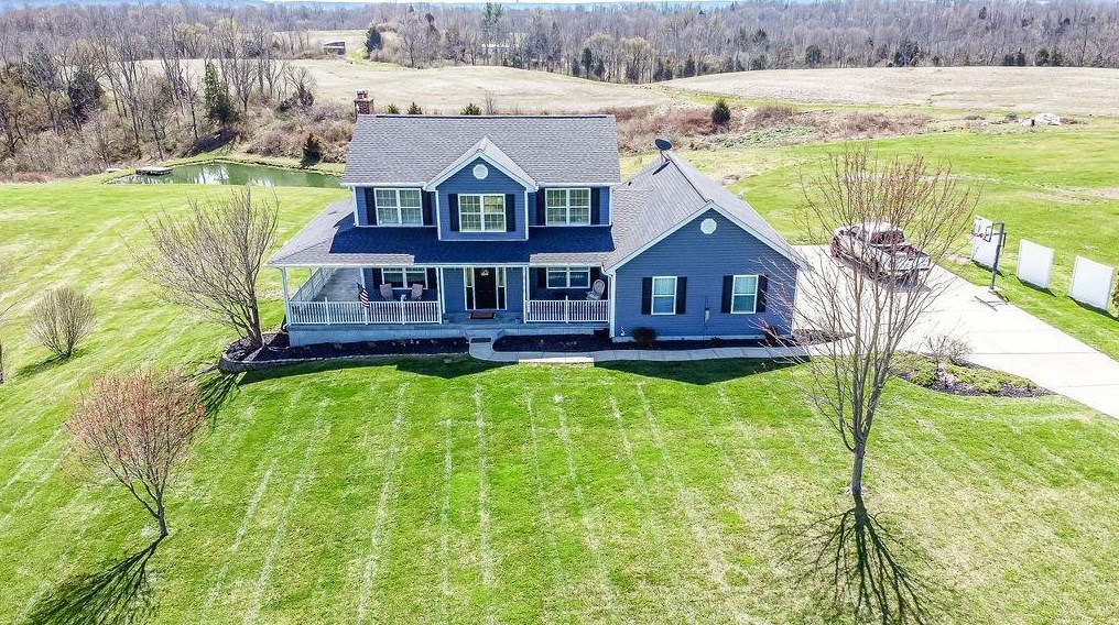 3239 Blackberry Ln, Rising Sun, IN 47040-9402
