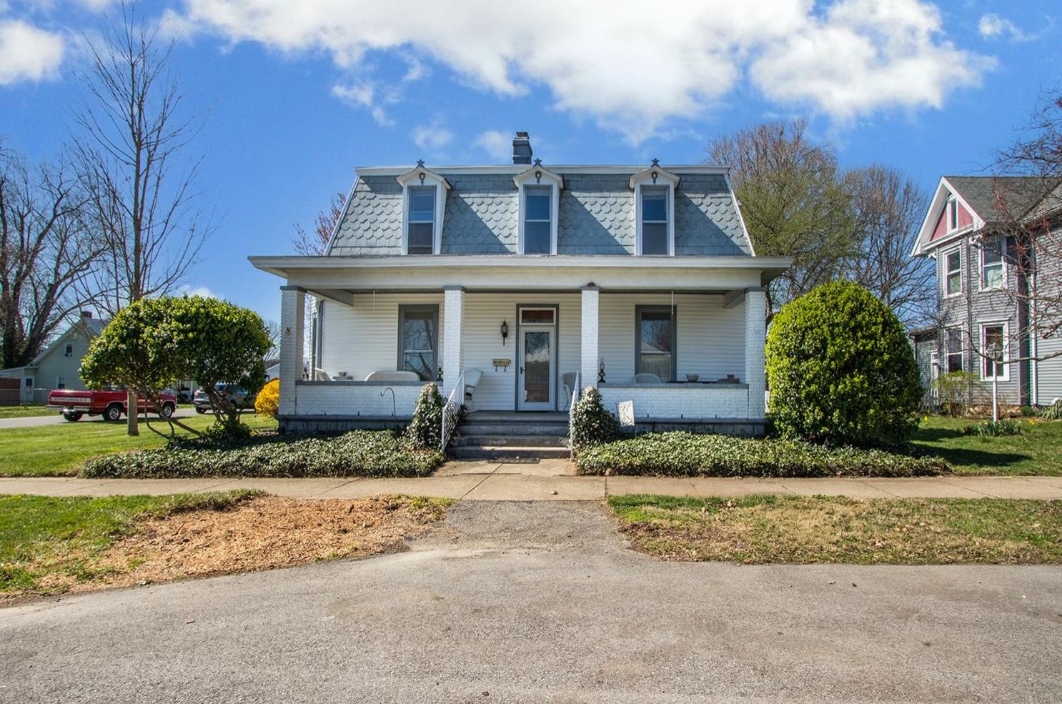 320 High St, Rising Sun, IN 47040-1075