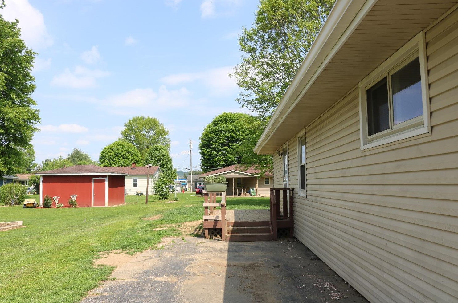 620 Willow St, Rising Sun, IN 47040-9445